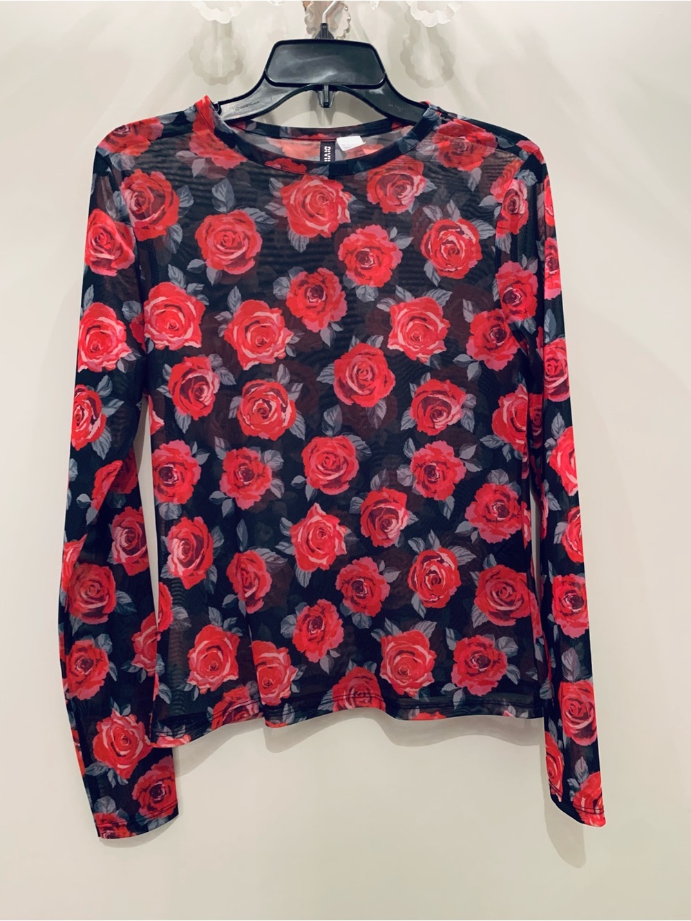 NWT H&M SHEER ROSETTE MESH BLOUSE. EXCELLENT CONDITION!
